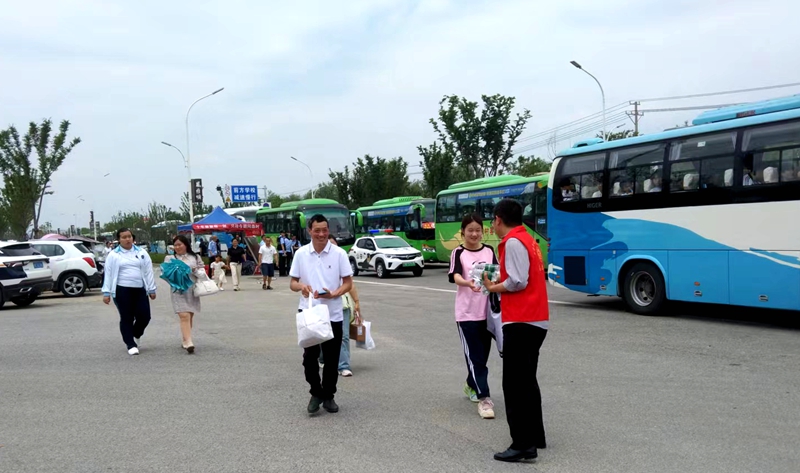 房縣黨校：筑夢未來 愛心護(hù)考