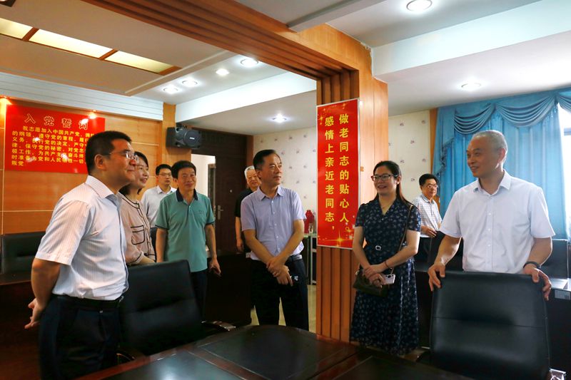 省委老干部局調(diào)研我縣老干部工作開展情況