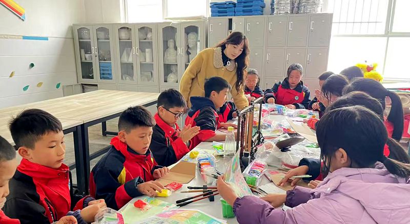 上龕學(xué)校:依托鄉(xiāng)土資源 創(chuàng)新美術(shù)教學(xué)