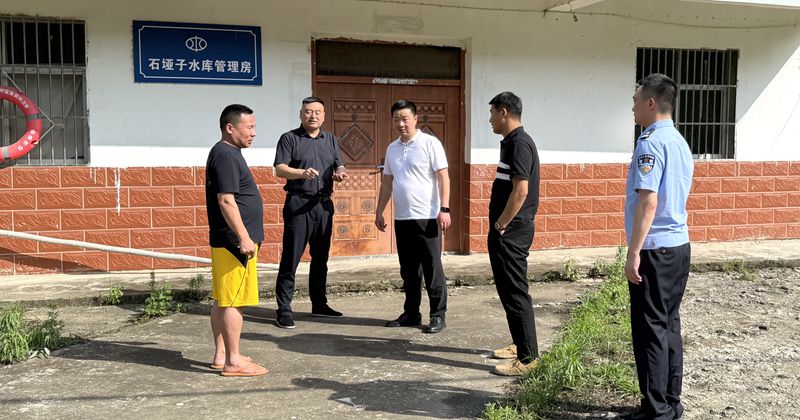 縣政府督導(dǎo)組到大木廠鎮(zhèn)檢查督導(dǎo)相關(guān)工作