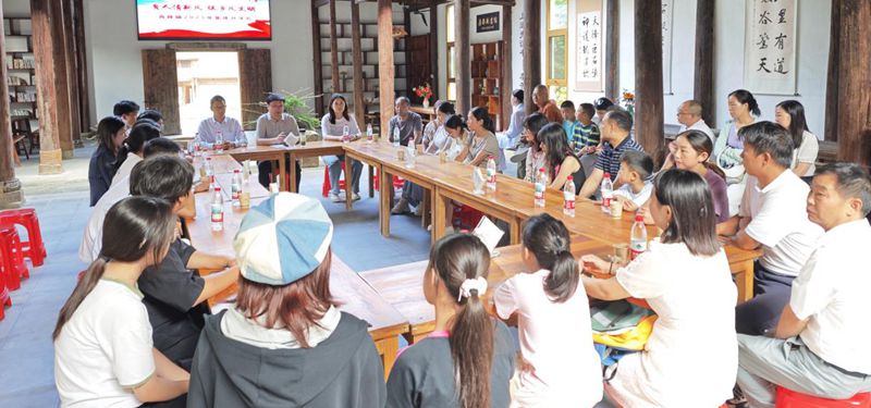 青峰鎮(zhèn)：“別樣”集體升學禮 共樹文明新風尚