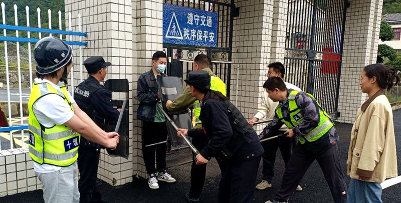 上龕學校：組織反恐防暴演練 守護全體師生安全