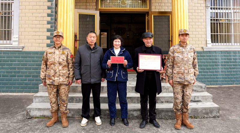 房縣人武部：讓前方榮光抵家 讓后方牽掛落地