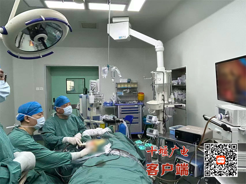 治愈美形同守護！十堰人醫(yī)單孔腔鏡乳腺癌手術雙突破