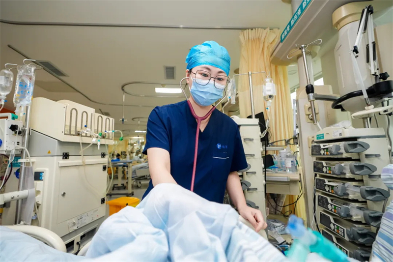 十堰市人民醫(yī)院趙旭：ICU里的生命守護(hù)者，用溫柔力量托舉生命希望