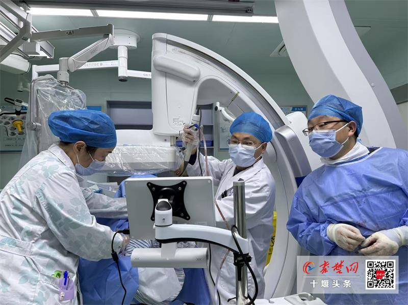 9小時生命營救！十堰市人民醫(yī)院“雙介入技術(shù)”成功拆除塵肺患者“呼吸炸彈”