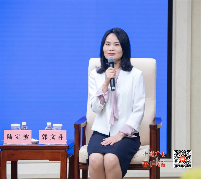 十堰這名護(hù)士亮相全省“一切為了人民健康”記者見面會