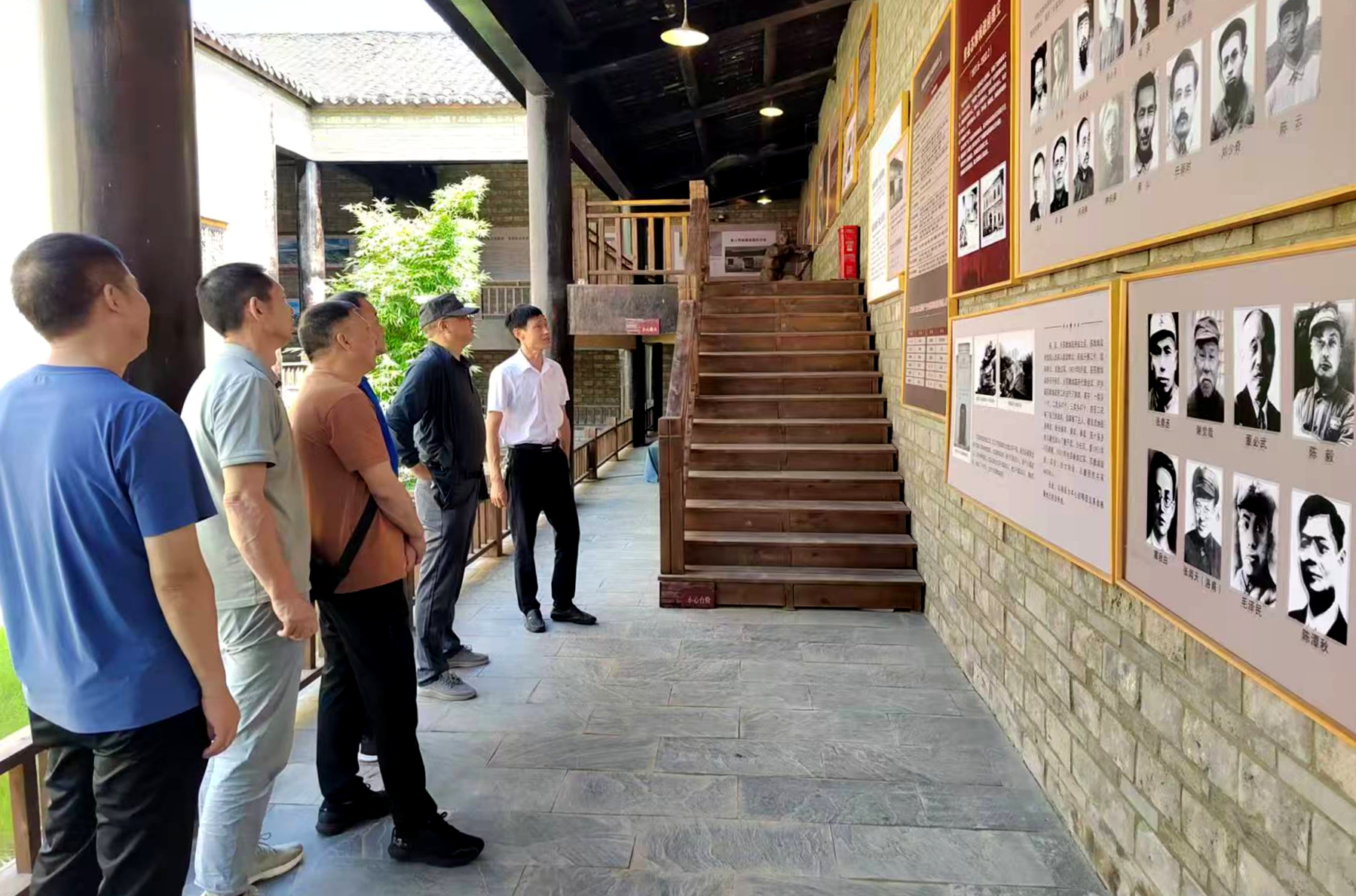 《黨旗飄飄》“檢察藍”守護“生態(tài)綠”房縣檢察院第三黨支部筑牢生態(tài)法治屏障